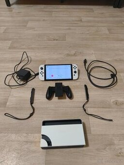 Nintendo switch OLED Bílý