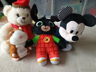 Mluvící hrající plyšové hračky plyšáci