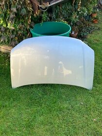 kapota predni haubna vw touran 06-10 stribrna