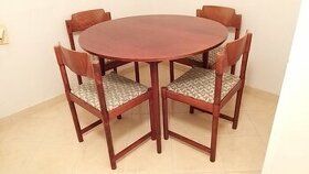 Kruhový stůl se čtyřmi židlemi - 1