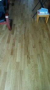Zbytky dubové dvouvrstvé podlahy