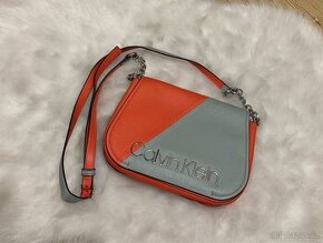 Nová crossbody kabelka Calvin Klein