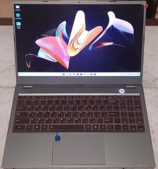 Kovový 15,6" i9-10980HK / 64GB / 2TB M.2 NVM / 2TB SSD