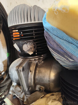 motor Jawa 250