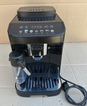 Automatický kávovar DeLonghi Magnifica Evo
