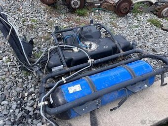 VW Passat B6 1.4tsi CNG nádrže + benzínová nádrž