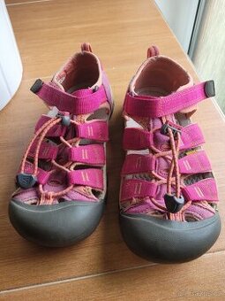 Keen sandály vel.35