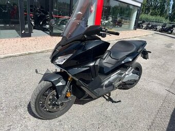 Honda Forza 750 ABS,TC (2022) TOP stav, jako nová, 16 tis.km