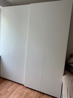 Dvě skříně