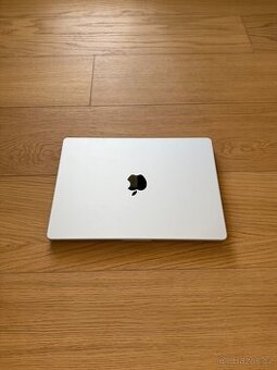 ZÁNOVNÍ APPLE MACBOOK PRO 14” 2024 M3PRO/1TB/18GB