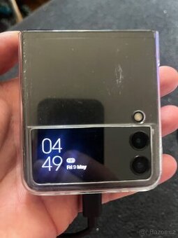 Samsung Galaxy Zflip 3 + Galaxy Watch 5 Pro