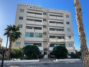 KYPR - LARNAKA, byt 3+1 s terasou, bazénem a park. stáním - 1