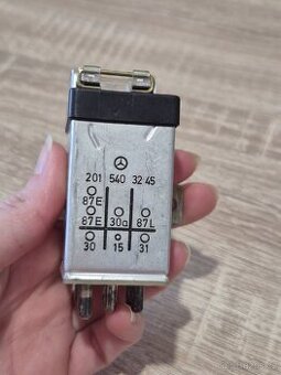 Relé Mercedes Benz W124