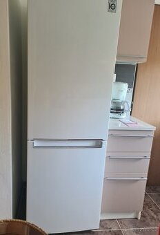 Lednička s mrazákem LG