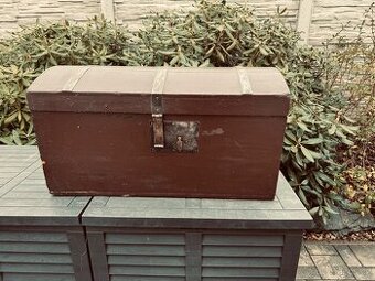 Dřevěná truhla