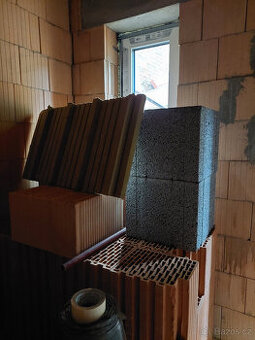 Prodám 2x komínové tvárnice+1x izolační rohož ke 160 kominu