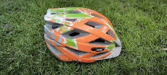 Cyklistická junior Uvex přilba