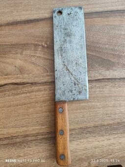 Starožitný řeznický sekáček.