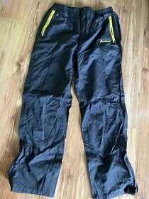 Sportovní kalhoty, nové