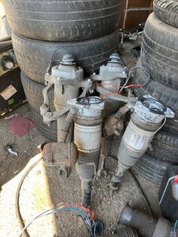 Audi A8 D3 měchy podvozku