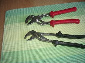 Posuvné klíče klešťové