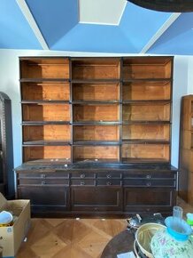 Starožitná americká knihovna Jarry