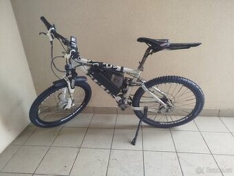 Celoodpružené MTB elektrokolo Focus Fire Edge