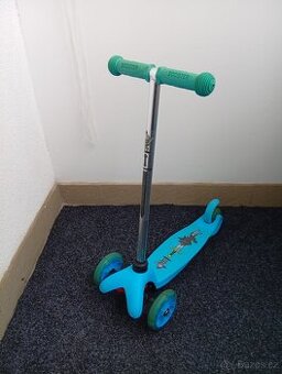 Tříkolová koloběžka