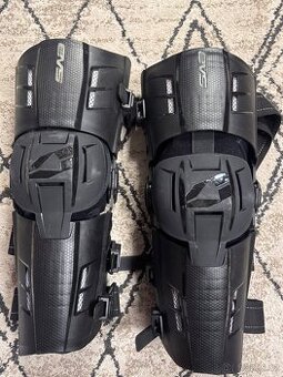 Motokrosové chrániče kolen