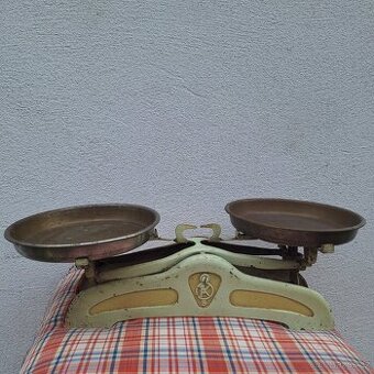 Staré kuchyňské váhy