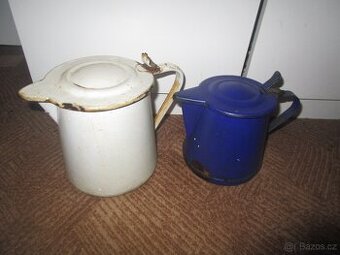 staré smaltované nadobí -konvice