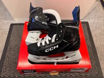 BRUSLE CCM NEXT vel. 33,5/1 stélka 21,5 cm