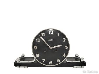 funkcionalistické hodiny Junghans