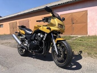 Yamaha FZS 600 Fazer
