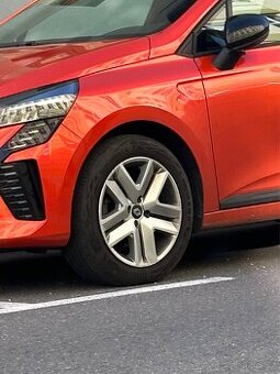 NOVÁ Originální 16″ KOLA Renault 2025 + NOVÉ LETNÍ PNEU