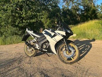 Honda cbr125r 4000 km najeto