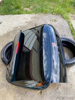 Honda civic 6g hatch zadni dvere