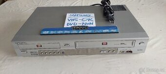 kazetový VHS přehrávač