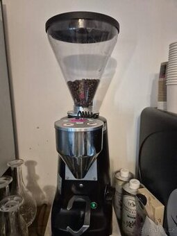Profesionální mlýnek na kávu Mazzer Super Jolly Electronic