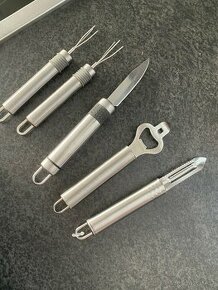 Kuchynske potřeby cena dohodou 10-150 Kč kus