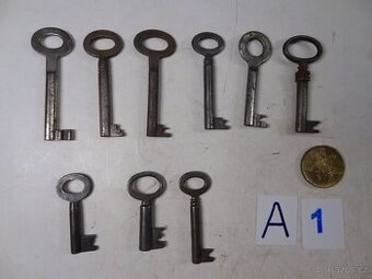 Staré klíče. Sbírka. Velké množství.