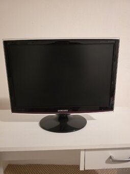 Samsung T220HD – 22" LCD monitor / TV s DVB tunerem