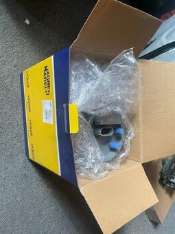 Podavačka, čerpadlo do nádrže.