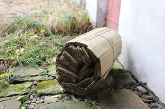 Štípaný valašký šindel