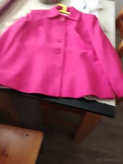 Dámský zimní kabát úplně červená