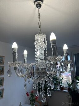 skleněný lustr - 1