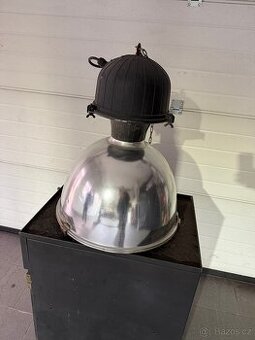 Industriální lampa