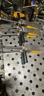 Mechanicky klin klin na stromy drevorubacsky klin