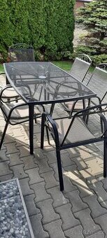 Kovový zahradní nábytek