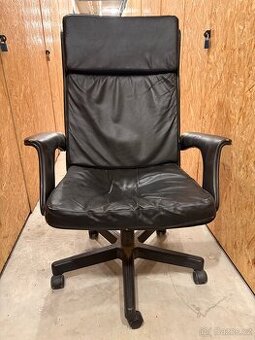 Kancelářské křeslo - velké, pohodlné, použité